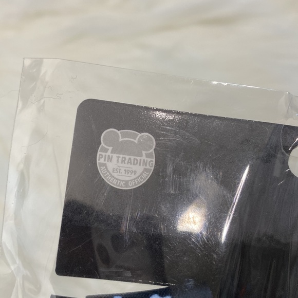 Disney the nightmare Before Christmas collectible pins and lanyard - Picture 9 of 11